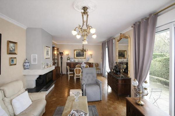 Maison d’artisan, 182 m2 habitables – Hyper centre