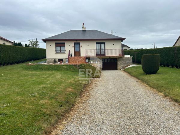 Maison de plain pied sur élevé à Gacé