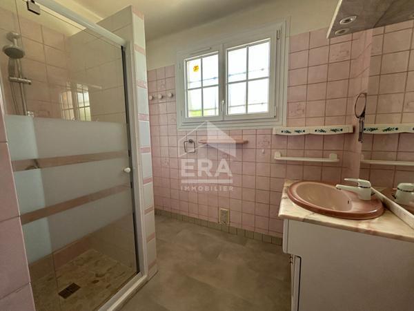 Maison de plain pied sur élevé à Gacé