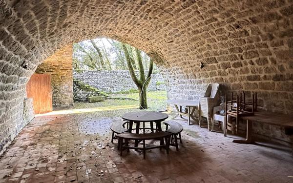 Maison à vendre    5 pièces •  Laurac-en-Vivarais