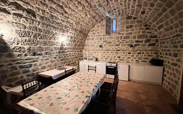 Maison à vendre    5 pièces •  Laurac-en-Vivarais