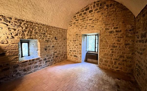 Maison à vendre    5 pièces •  Laurac-en-Vivarais