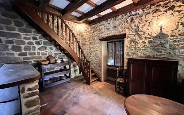 Maison à vendre    5 pièces •  Laurac-en-Vivarais