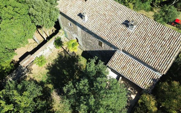 Maison à vendre    5 pièces •  Laurac-en-Vivarais