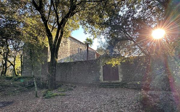 Maison à vendre    5 pièces •  Laurac-en-Vivarais