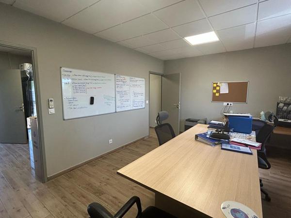 A LOUER - Bureaux 37 m2 - REMIRE MONTJOLY