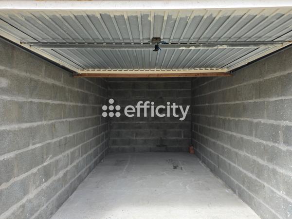 Parking
        
        - 25 m² 44 000 € *