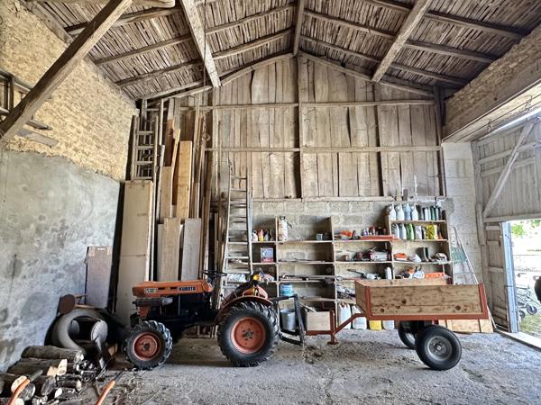 Logis du XVIe siècle rénové et proche de Ruffec