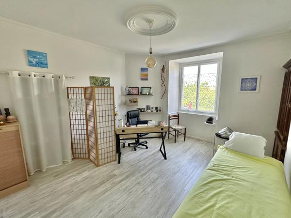 Logis du XVIe siècle rénové et proche de Ruffec