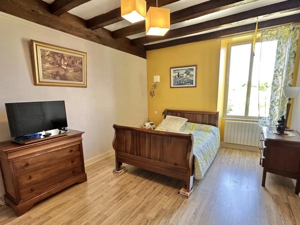 Logis du XVIe siècle rénové et proche de Ruffec