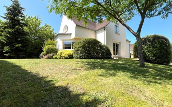 Maison à vendre    9 pièces •  Montlignon