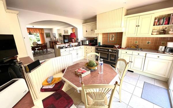 Maison à vendre    9 pièces •  Montlignon