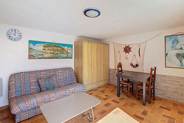 A VENDRE à DRAGUIGNAN - Propriété de 185m² avec dépendances et PISCINE