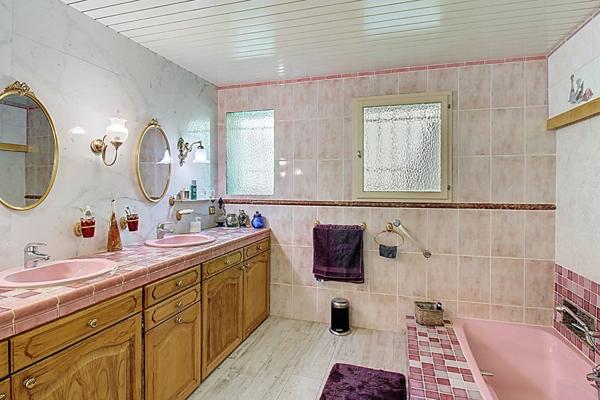 A VENDRE à DRAGUIGNAN - Propriété de 185m² avec dépendances et PISCINE