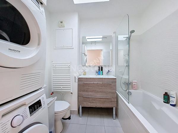 Nantes Nord - Cimetière Parc : En vente ! Maison lumineuse, 3 chambres, jardin. Etat impeccable ! Proche toutes commodités.