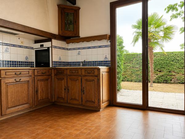 Maison familiale avec piscine à Léognan