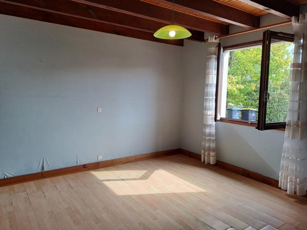Maison familiale avec piscine à Léognan