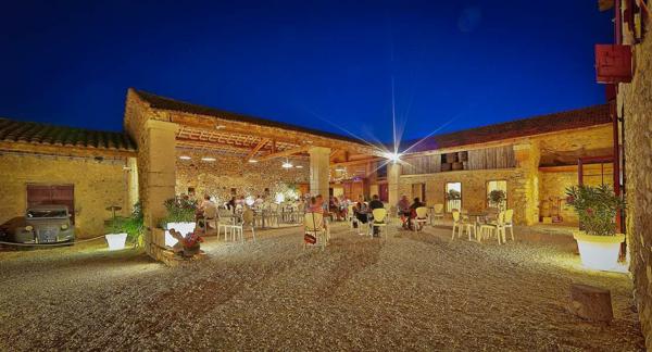 Bourg-Saint-Andéol (07700) Dept 07 - BOURG SAINT ANDEOL - DOMAINE - CHAMBRES D'HOTES