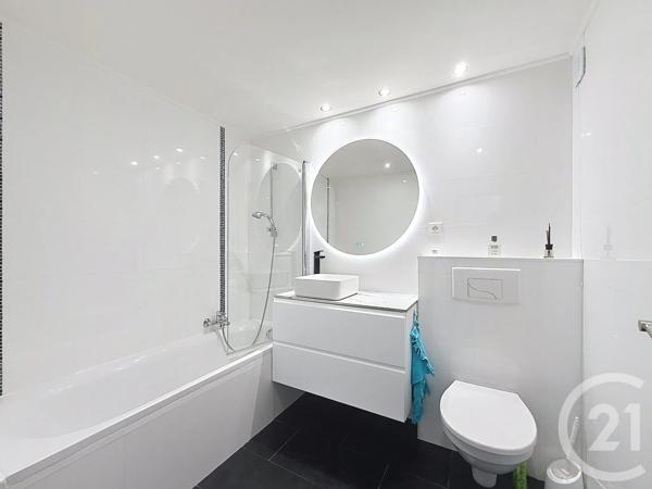 Appartement F3 à vendre  3 pièces - 75,76 m 2   VALLAURIS  - 06