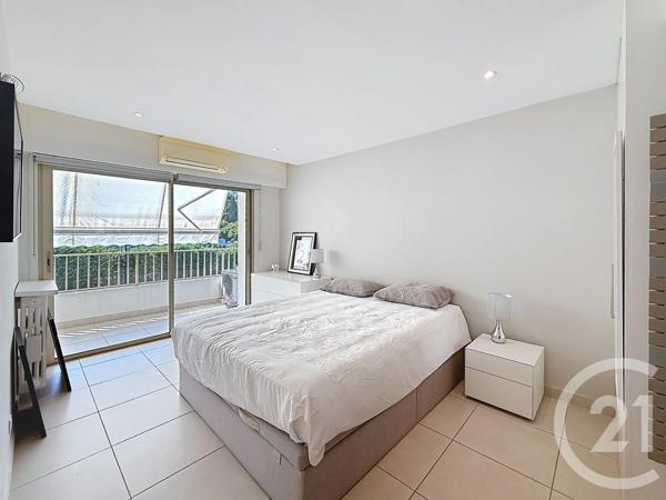 Appartement F3 à vendre  3 pièces - 75,76 m 2   VALLAURIS  - 06