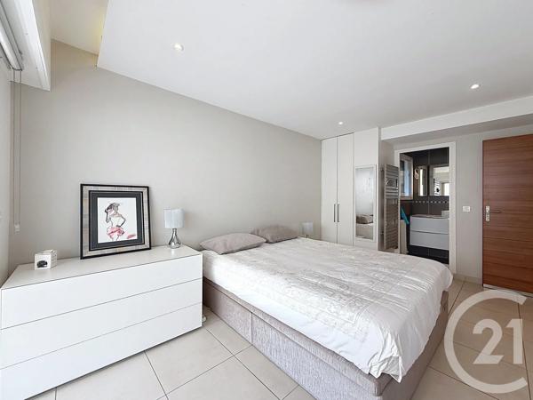 Appartement F3 à vendre  3 pièces - 75,76 m 2   VALLAURIS  - 06