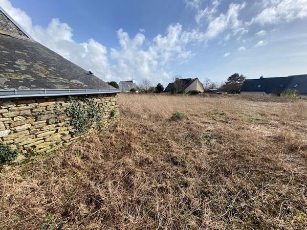 Longère à renover de 232 m2 sur un terrain de 1200 m² environ proche plages
