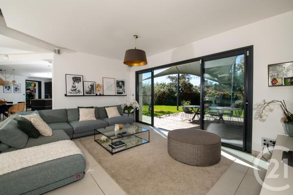 Maison à vendre  6 pièces - 190,03 m2 LA FARLEDE - 83