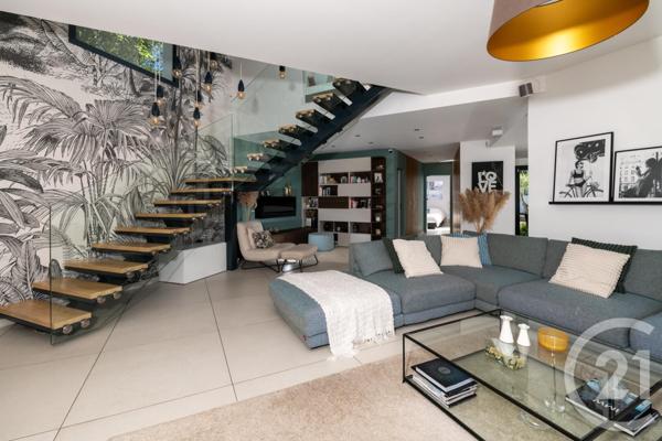 Maison à vendre  6 pièces - 190,03 m2 LA FARLEDE - 83