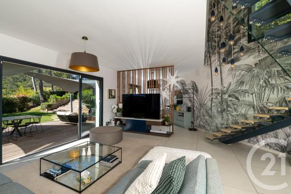 Maison à vendre  6 pièces - 190,03 m2 LA FARLEDE - 83