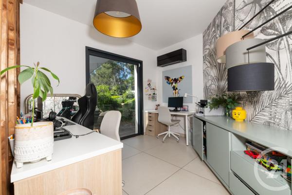 Maison à vendre  6 pièces - 190,03 m2 LA FARLEDE - 83