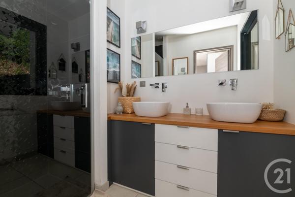 Maison à vendre  6 pièces - 190,03 m2 LA FARLEDE - 83