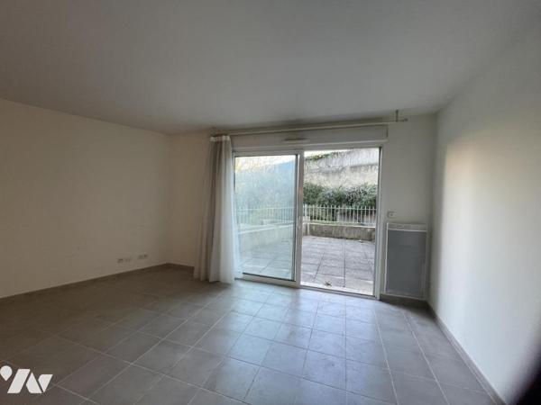 APPATEMENT T1 avec terrasse VALREAS