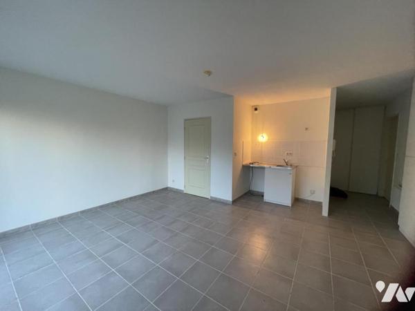 APPATEMENT T1 avec terrasse VALREAS