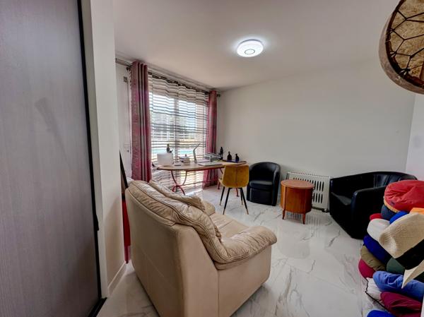 Maison d’architecte d'environ 157m² avec piscine et vue dégagée sur la campagne – Villeneuve-sur-Lot