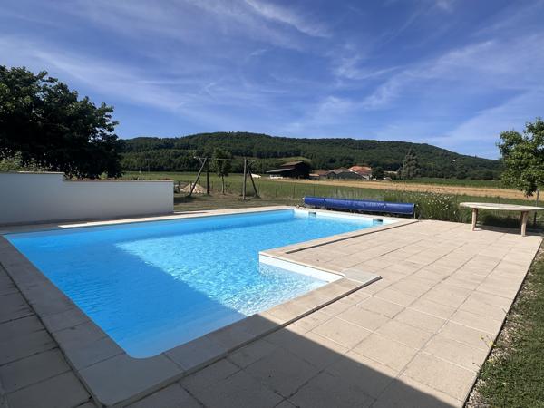 Maison d’architecte d'environ 157m² avec piscine et vue dégagée sur la campagne – Villeneuve-sur-Lot