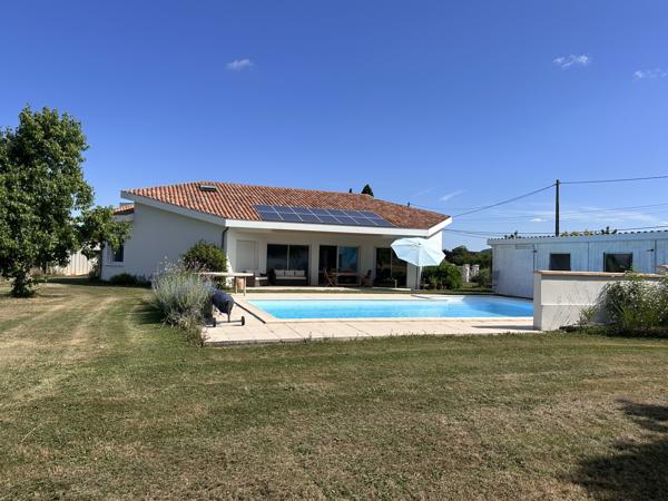 Maison d’architecte d'environ 157m² avec piscine et vue dégagée sur la campagne – Villeneuve-sur-Lot