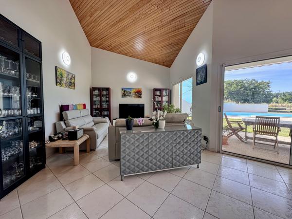Maison d’architecte d'environ 157m² avec piscine et vue dégagée sur la campagne – Villeneuve-sur-Lot