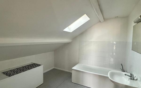 Appartement à louer    2 pièces •  Chatuzange-le-Goubet