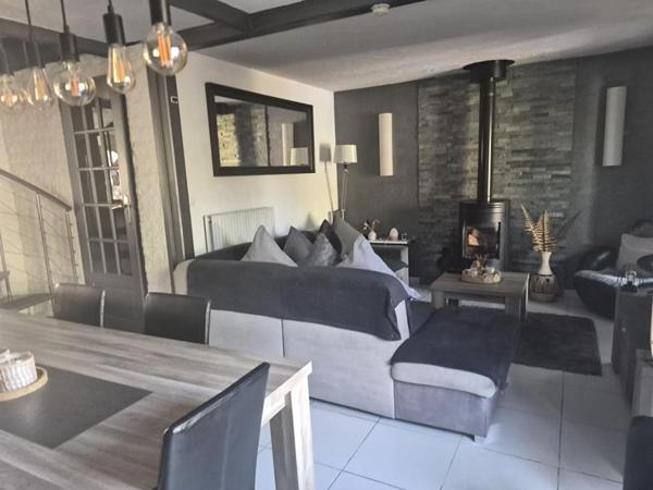 Maison  4 pièce(s) 80 m2, piscine et jardin