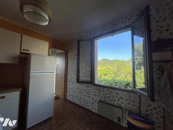 Montélimar, maison des années 80 , 90.87m2 hab, parcelle de 632m2.