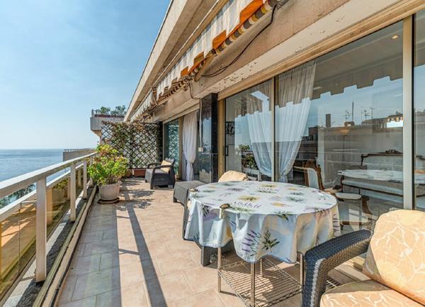 Appartement à vendre    3 pièces •  Nice