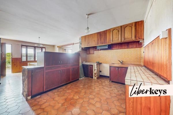 Manosque centre – Propriété de 220 m² à revaloriser sur grand terrain clos