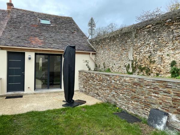 MAISON ANCIENNE AVEC JARDIN