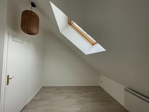 MAISON ANCIENNE AVEC JARDIN