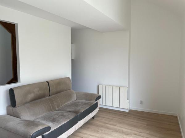 MAISON ANCIENNE AVEC JARDIN