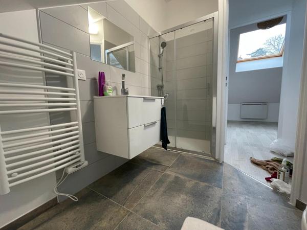 MAISON ANCIENNE AVEC JARDIN