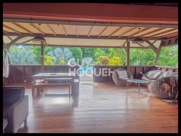 Villa meublée de Charme avec Piscine et Jardin à 10 minutes de Kourou