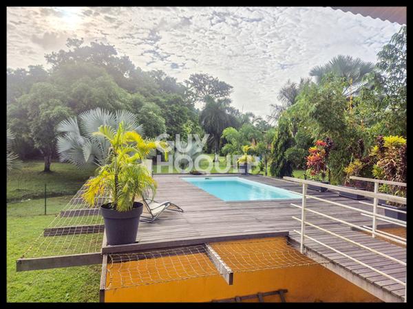 Villa meublée de Charme avec Piscine et Jardin à 10 minutes de Kourou
