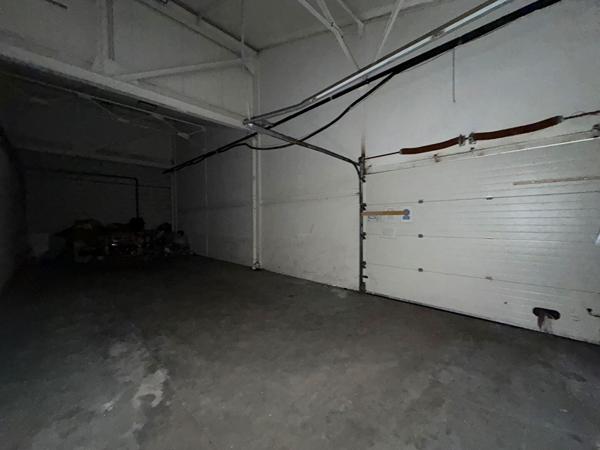 LOCAL COMMERCIAL 890 m2 , Laval