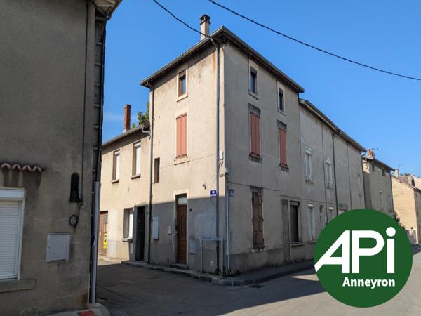 Maison de village avec garage
